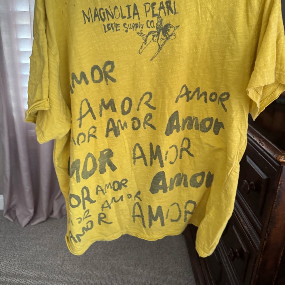 Magnolia Pearl Yellow Amor Graphic Tee